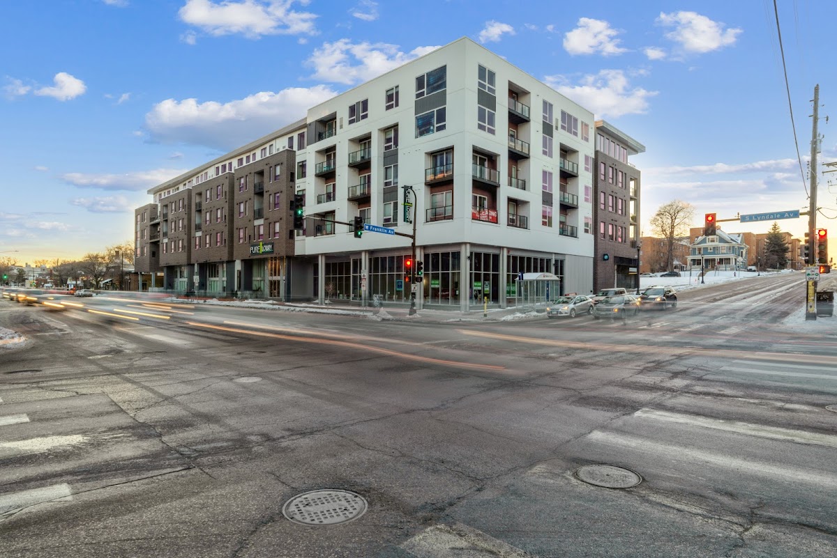 Lowry Hill Minneapolis Apartments